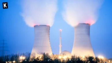 Vapeur s'échappant des réacteurs d'une centrale nucléaire