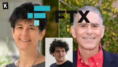 Photos des parents de Sam Bankman-Fried avec sa photo et logo de FTX